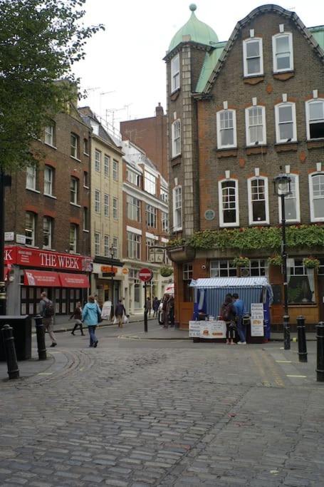Stylish Apartment Near Carnaby Street, Sleeps 4. Londen Buitenkant foto