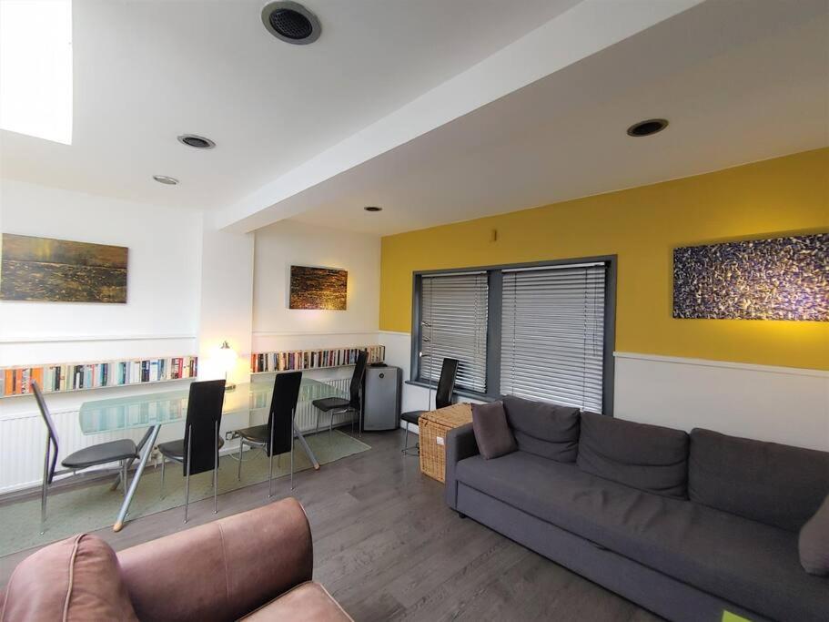 Stylish Apartment Near Carnaby Street, Sleeps 4. Londen Buitenkant foto
